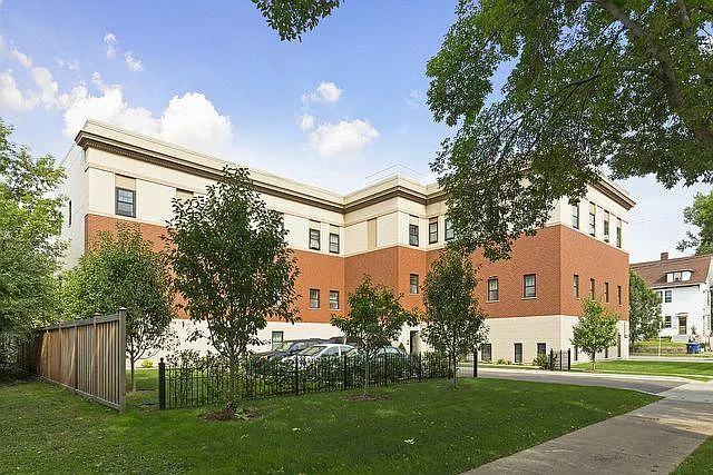 623 Laurel Ave #2C — Photo 1
