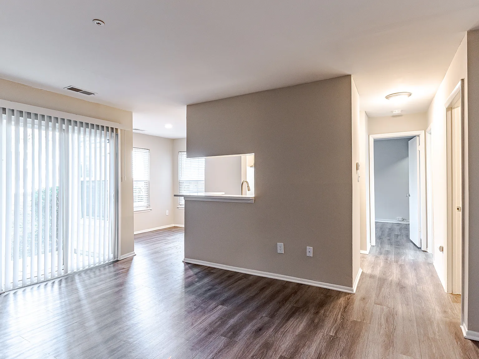 Hunter's Chase Apartments — Photo 2