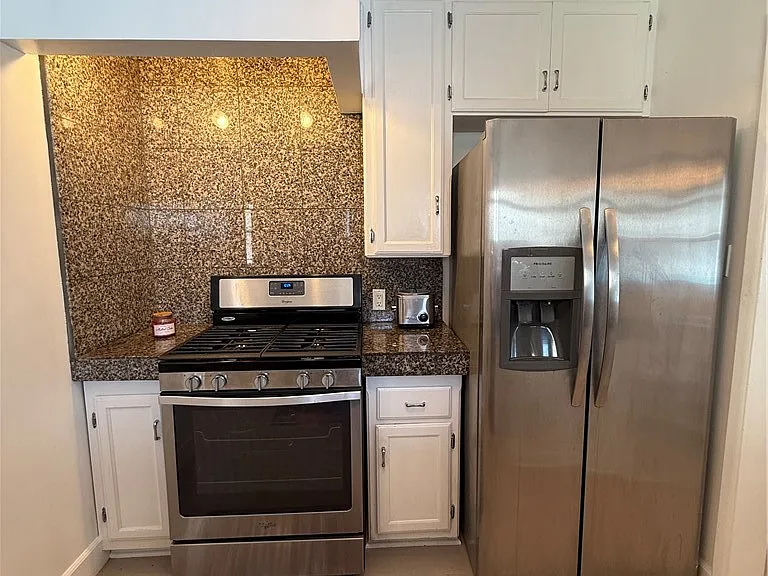 1216 S Cochran Ave — Photo 10