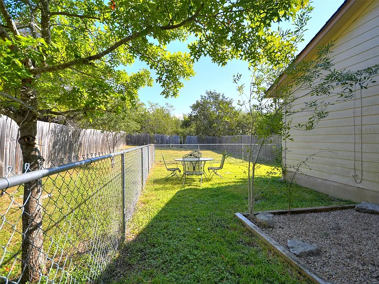 415 Fantail Loop #A — Photo 14
