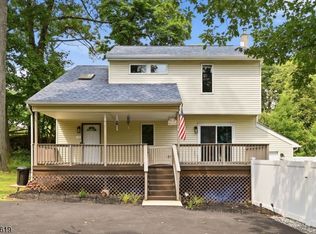 19 Northwestern Way, Hopatcong Boro, NJ 07843