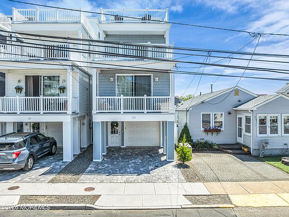 4th image of 211 Kearney Avenue