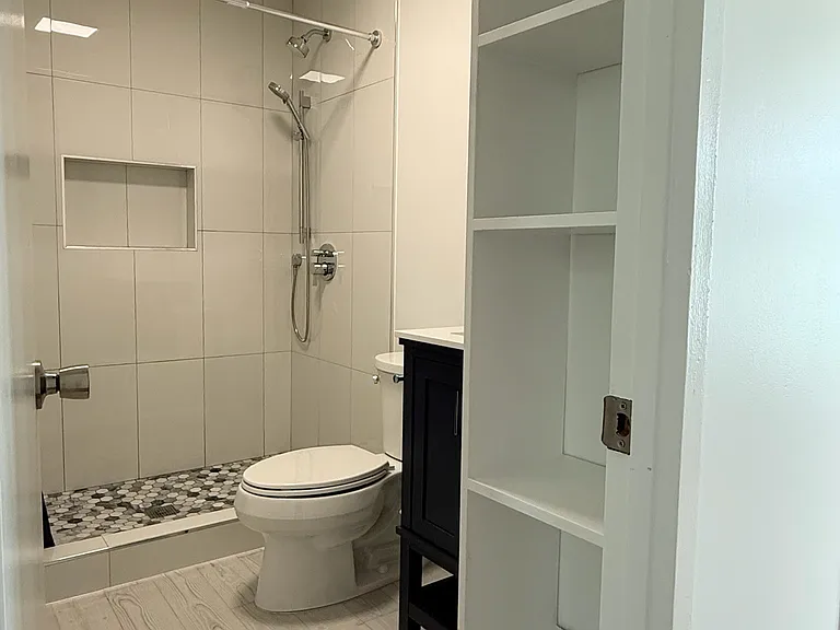 Bathroom / shower