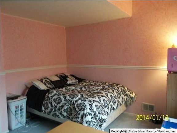 4th image of 125 Ontario Ave