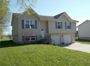 803 W Royle St, Richmond, MO 64085