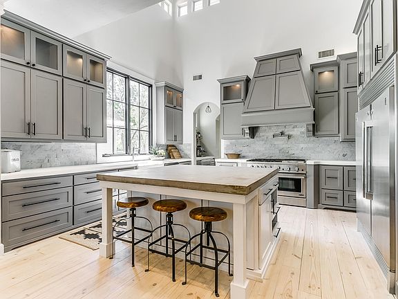 3rd image of 6027 Marie Ln