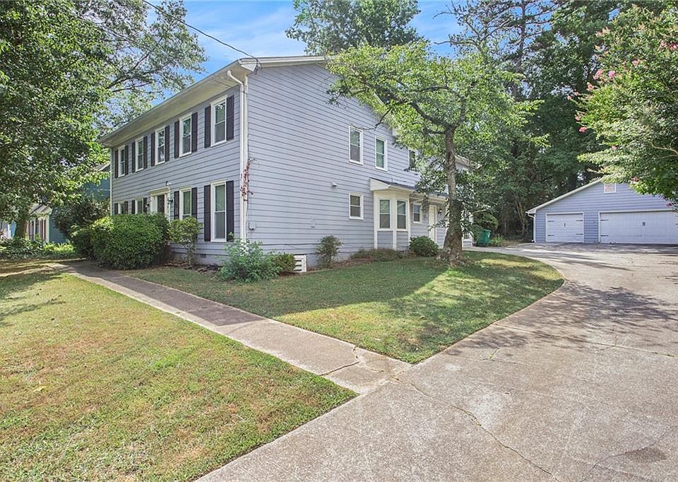 1st image of 4421 Apple Tree Dr