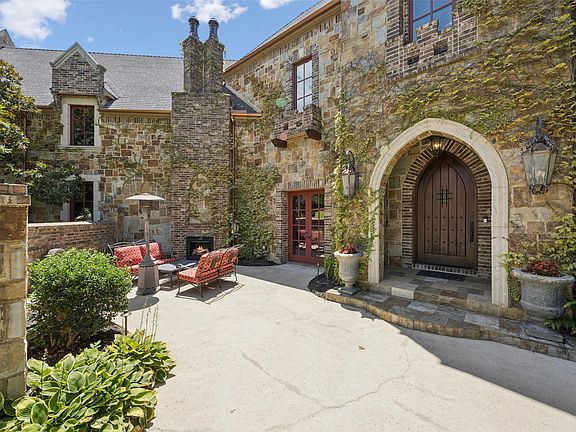 3rd image of 1508 Glenmeade Ct