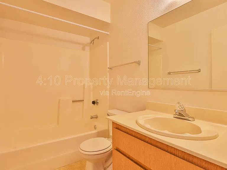 2729 N Salem #101 — Photo 11