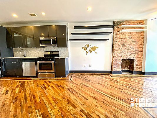 5th image of 78 Somers St APT 2A
