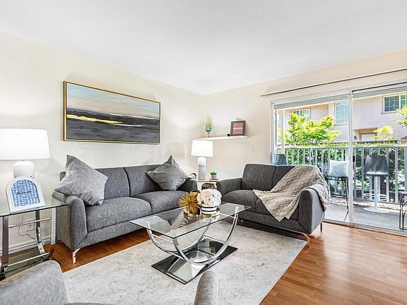 5th image of 2401 Jubilee Ln