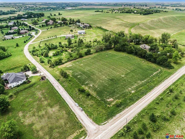 15600 S 63rd St, Papillion, NE 68133