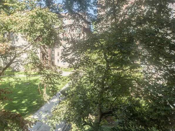 51-28 30th Avenue image 13 of 21