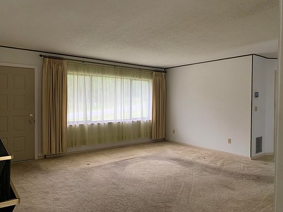5th image of 2947 SW Admiral Landing Dr