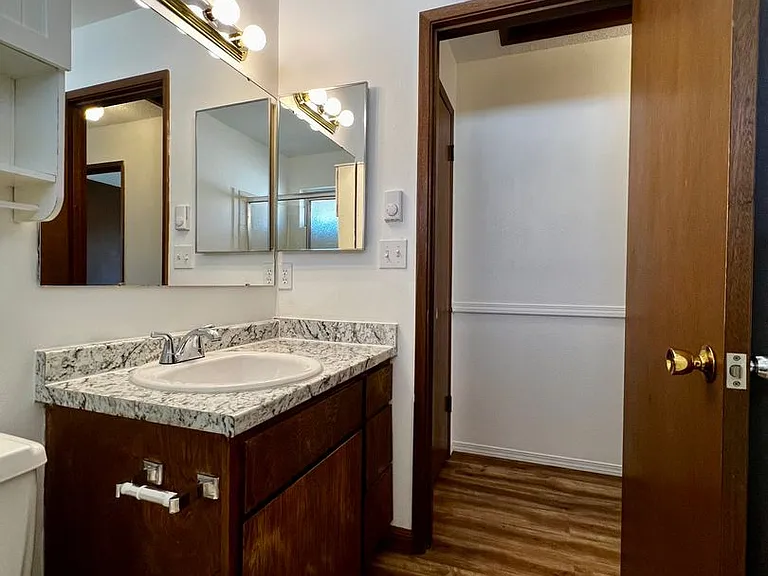 3910 Meadow Ln — Photo 12