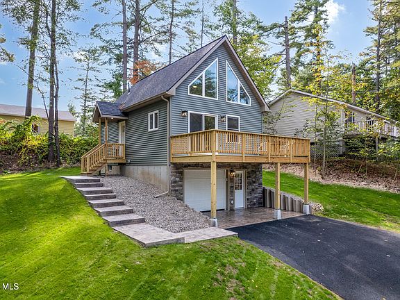 24 Mountain Rd