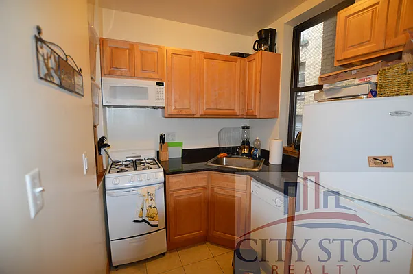 Rented by City Stop Realty | media 20