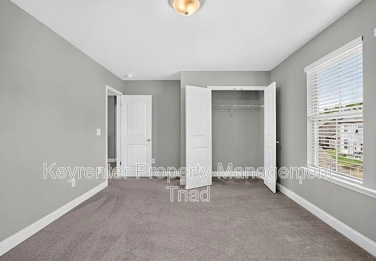 504 Eagles Way — Photo 27