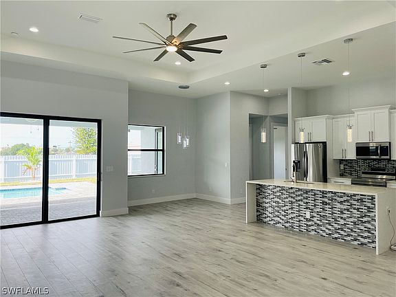5th image of 412 NE Juanita Court Cpe