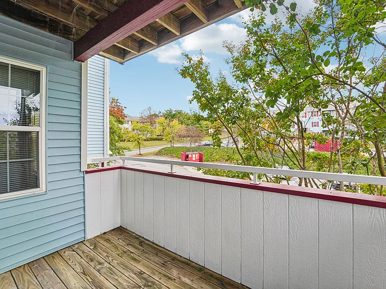Covered Outdoor Living Space - Balcony