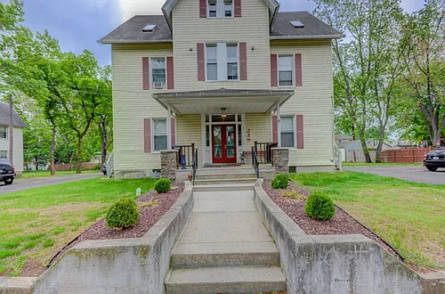 239 Vine St Photo 1