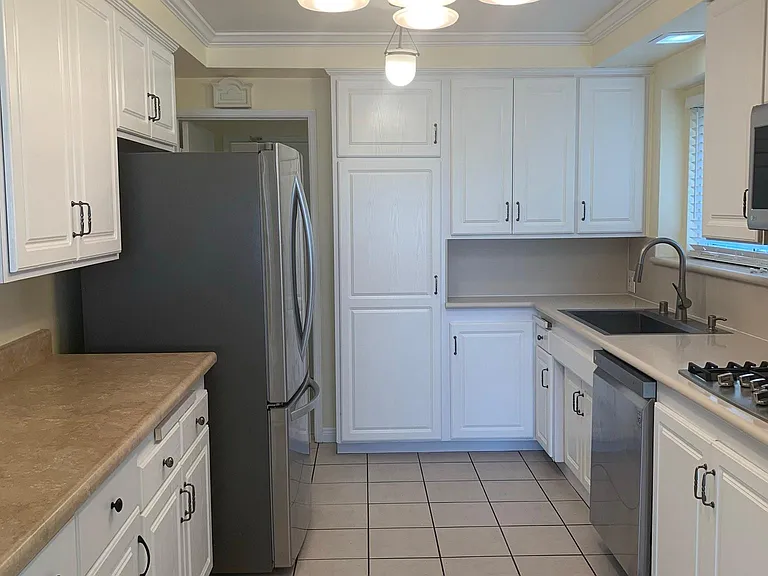 2023 Karen St — Photo 9