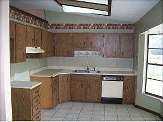 4th image of 426 Brookdale Ave NE
