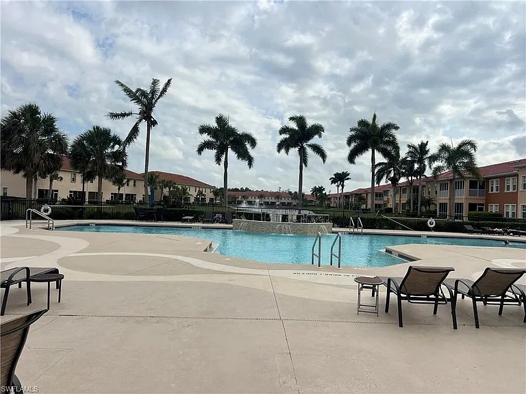10300 Via Colomba Cir — Photo 33