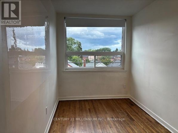928 Pape Ave #1, East York, ON M4K 3V2