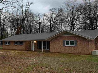 5 Vernon St, Hooks, TX 75561