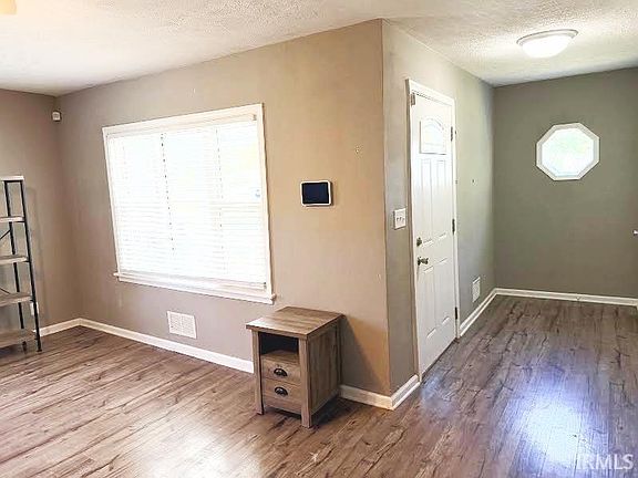 2nd image of 1005 W Dunn Ave