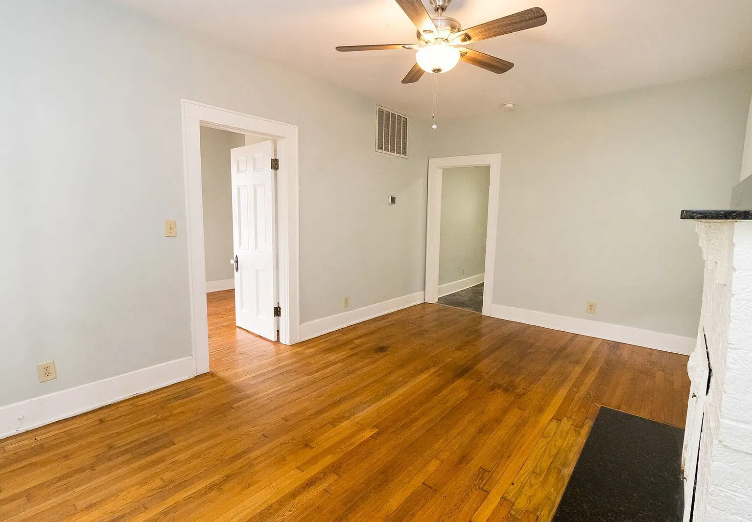 2 bed, 1.0 bath, 1150 sqft, $1,395 — Photo 3