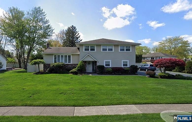 1st image of 8 Amboy Rd