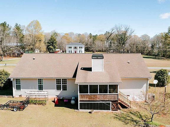 3rd image of 2242 Crawfordville Rd