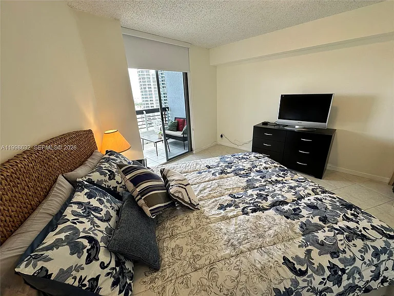 3530 Mystic Pointe Dr #2607 — Photo 16