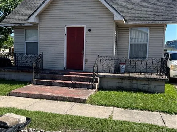 205 1st St, Chalmette, LA 70043
