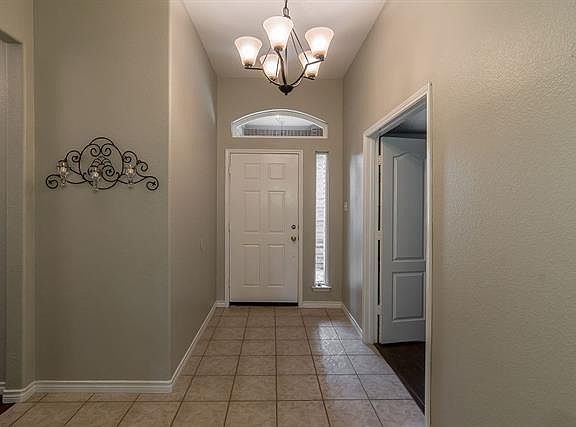4th image of 1622 Shadow Crest Dr