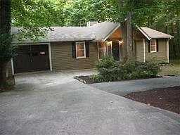 Building Photo - 398 Circle J Dr