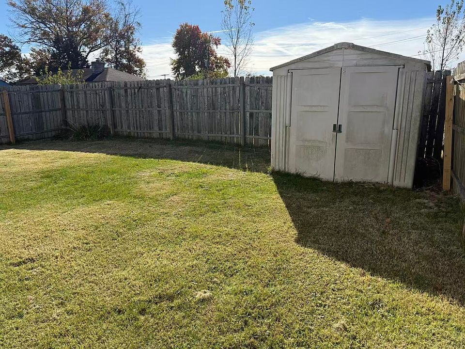 2nd image of 107 S Overhill Dr