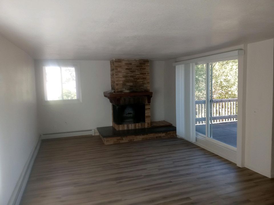 2nd image of 1862 Cedar Pl