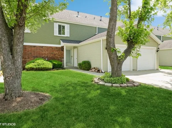 7727 Bolton Way, Hanover Park, IL 60133