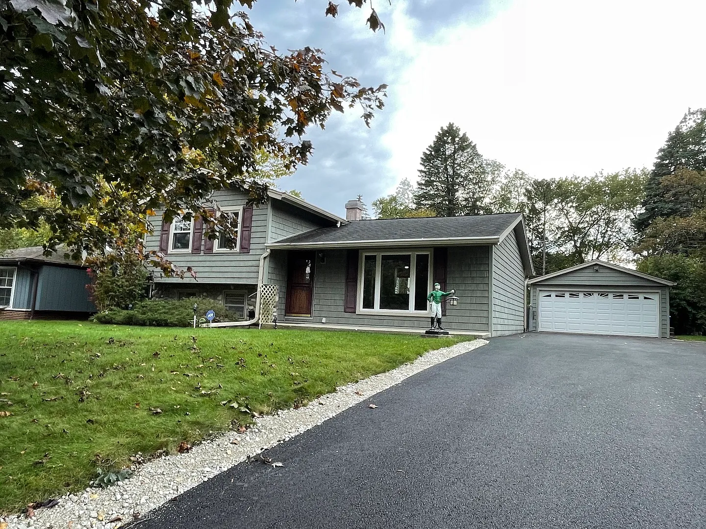 3S144 Cypress Dr photo 1