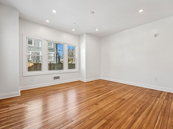 5th image of 30 Woodland Ave #4