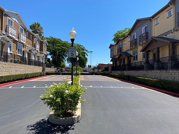 2nd image of 1964 Annandale Way
