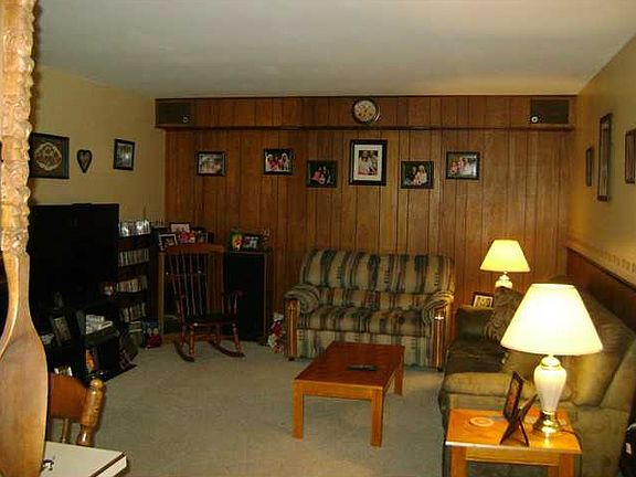 5th image of 317 W Sugar St