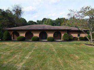 2634 Mayfair Cir, Akron, OH 44312