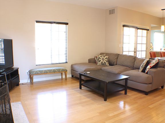 3rd image of 11525 Ohio Ave APT 5