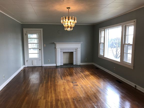 4th image of 1109 W Main St