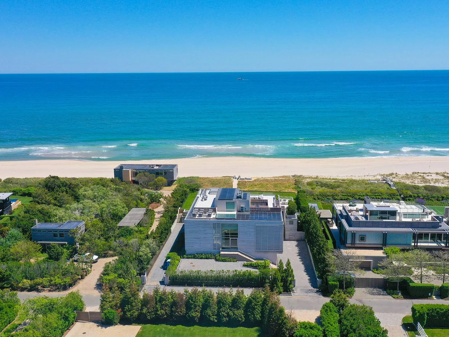Bridgehampton Oceanfront New Construction Ultimate Luxury — Photo 1