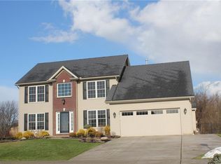 24 Tranquility Trl, Lancaster, NY 14086